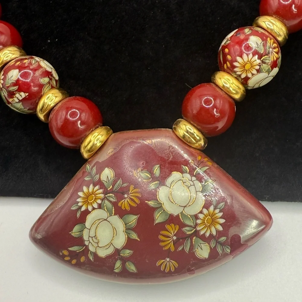 Vintage Gold Tone and Burgundy Red Tensha Beaded Pendant Necklace. Japan